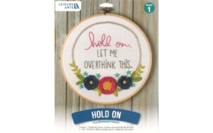 Leisure Arts Kit Embroidery 8" Hold On