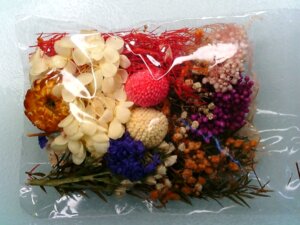 Dried Intact Flowers Assorted Colors 24 cubic in